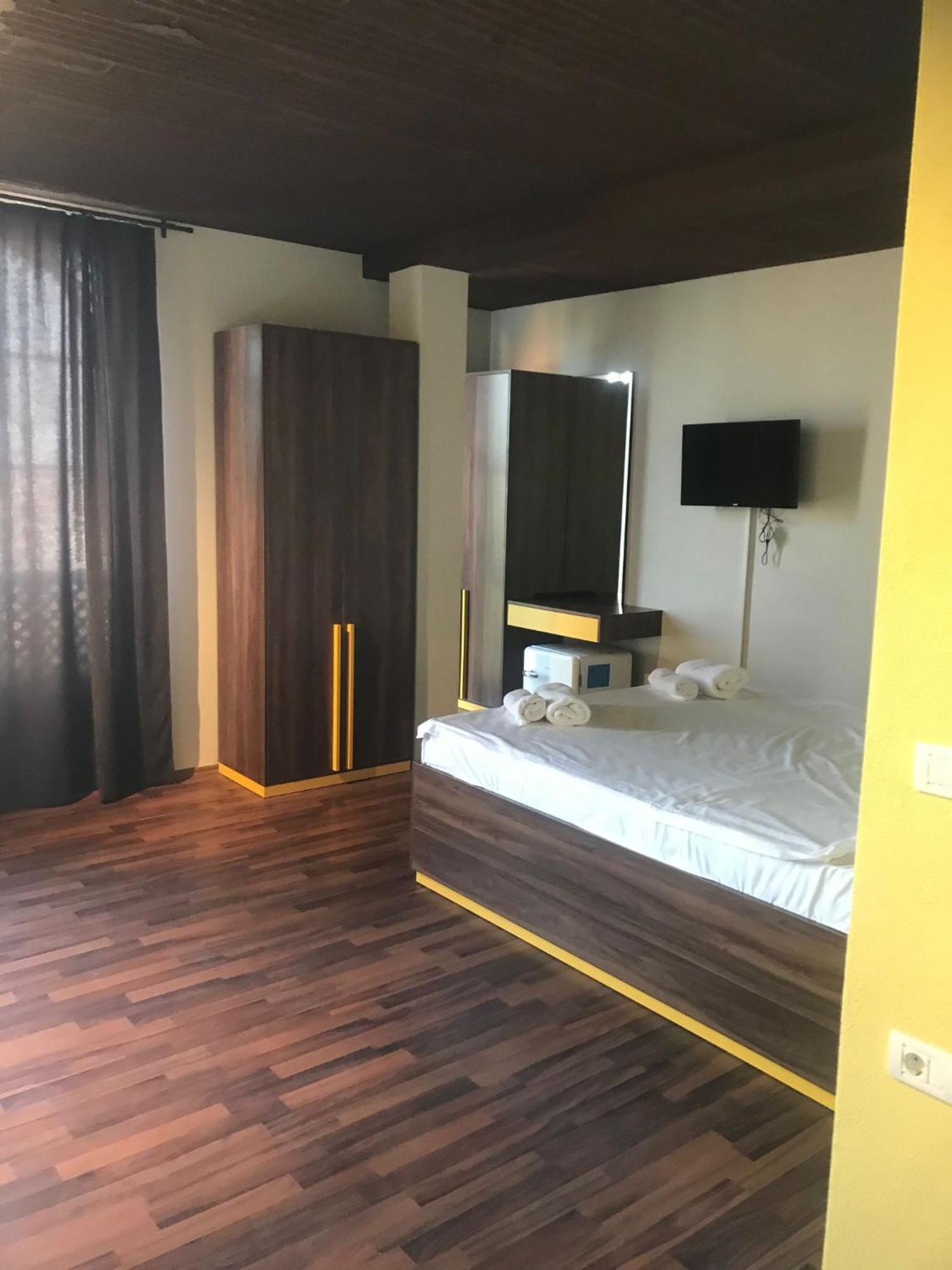 Hotel Hiserra Prizren Exterior foto